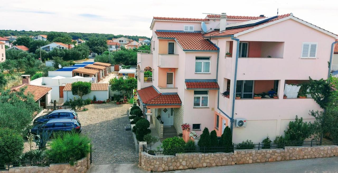 Apartments Tomic Biograd Na Moru Exterior foto