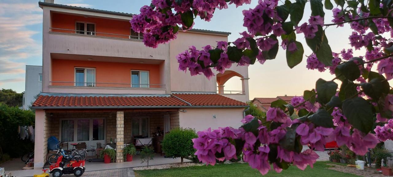Apartments Tomic Biograd Na Moru Exterior foto