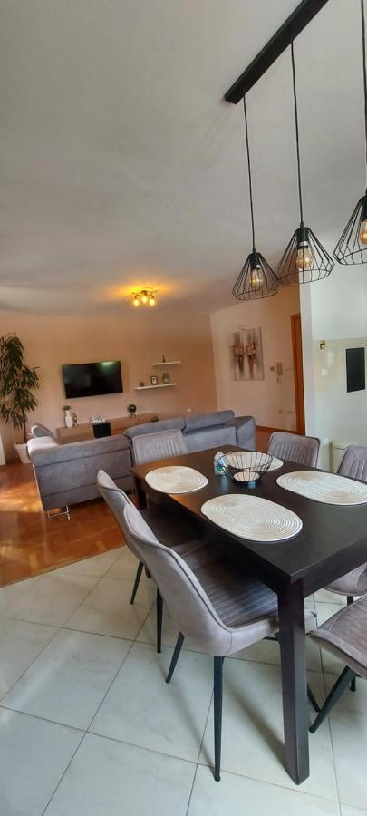 Apartments Tomic Biograd Na Moru Exterior foto