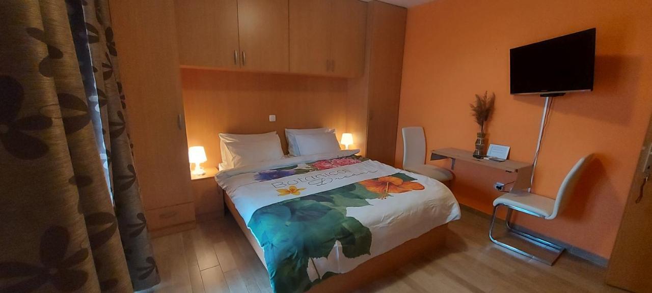 Apartments Tomic Biograd Na Moru Exterior foto