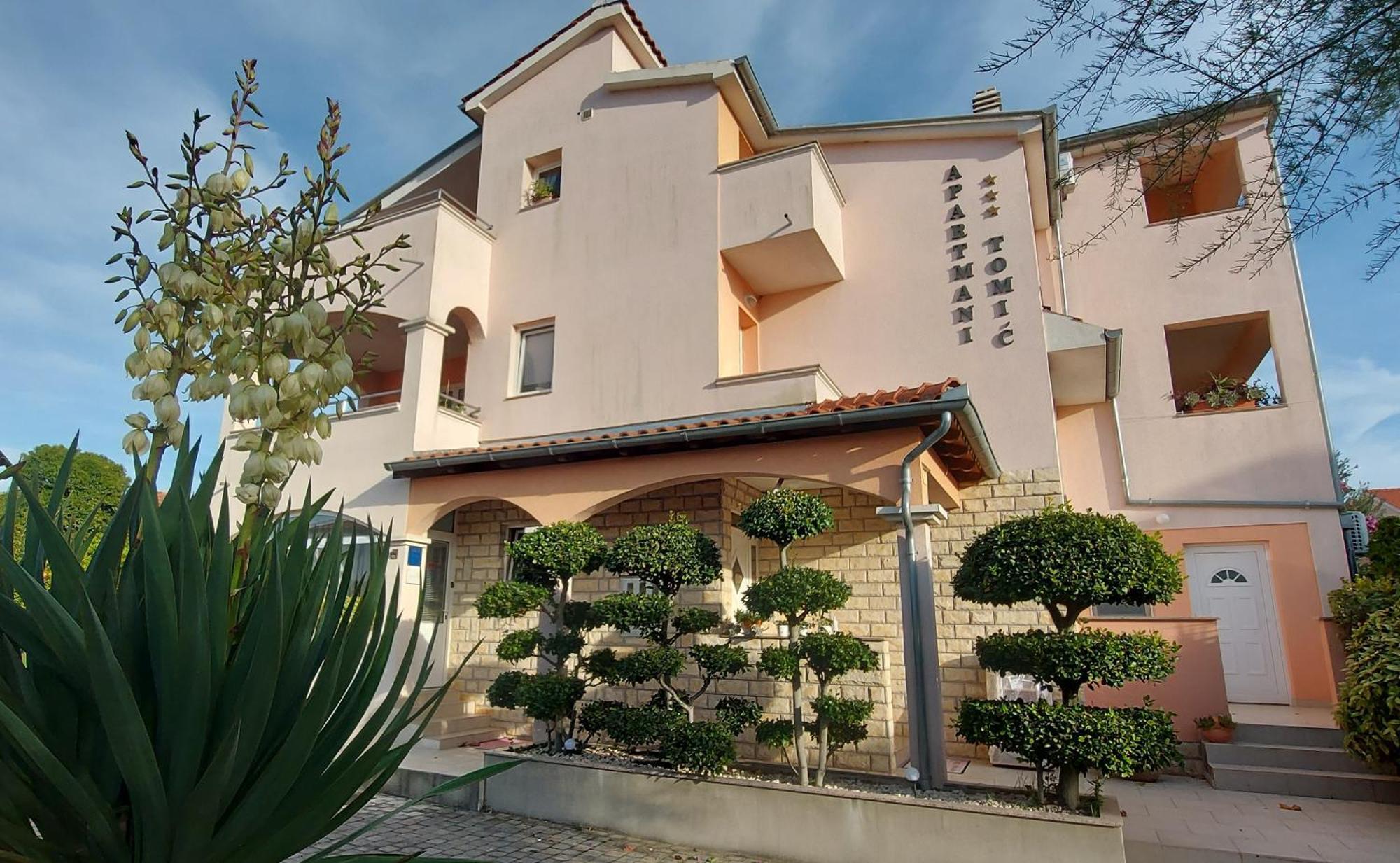Apartments Tomic Biograd Na Moru Exterior foto