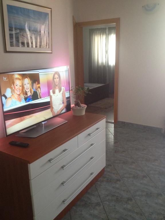 Apartments Tomic Biograd Na Moru Exterior foto