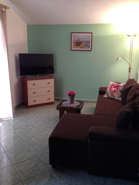 Apartments Tomic Biograd Na Moru Exterior foto